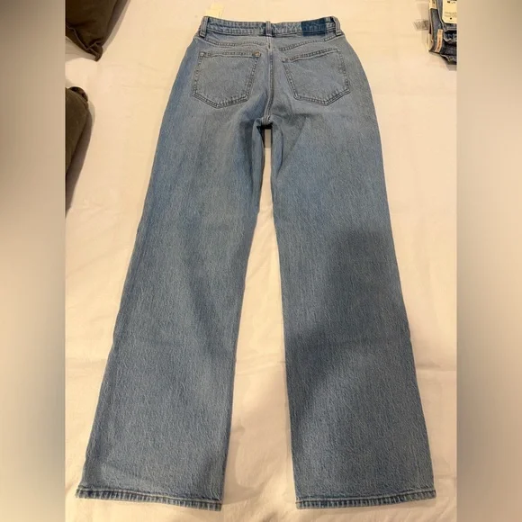 Abercrombie & Fitch Curve Love High Rise 90s Relaxed Jean - New with Tags - Picture 3 of 7